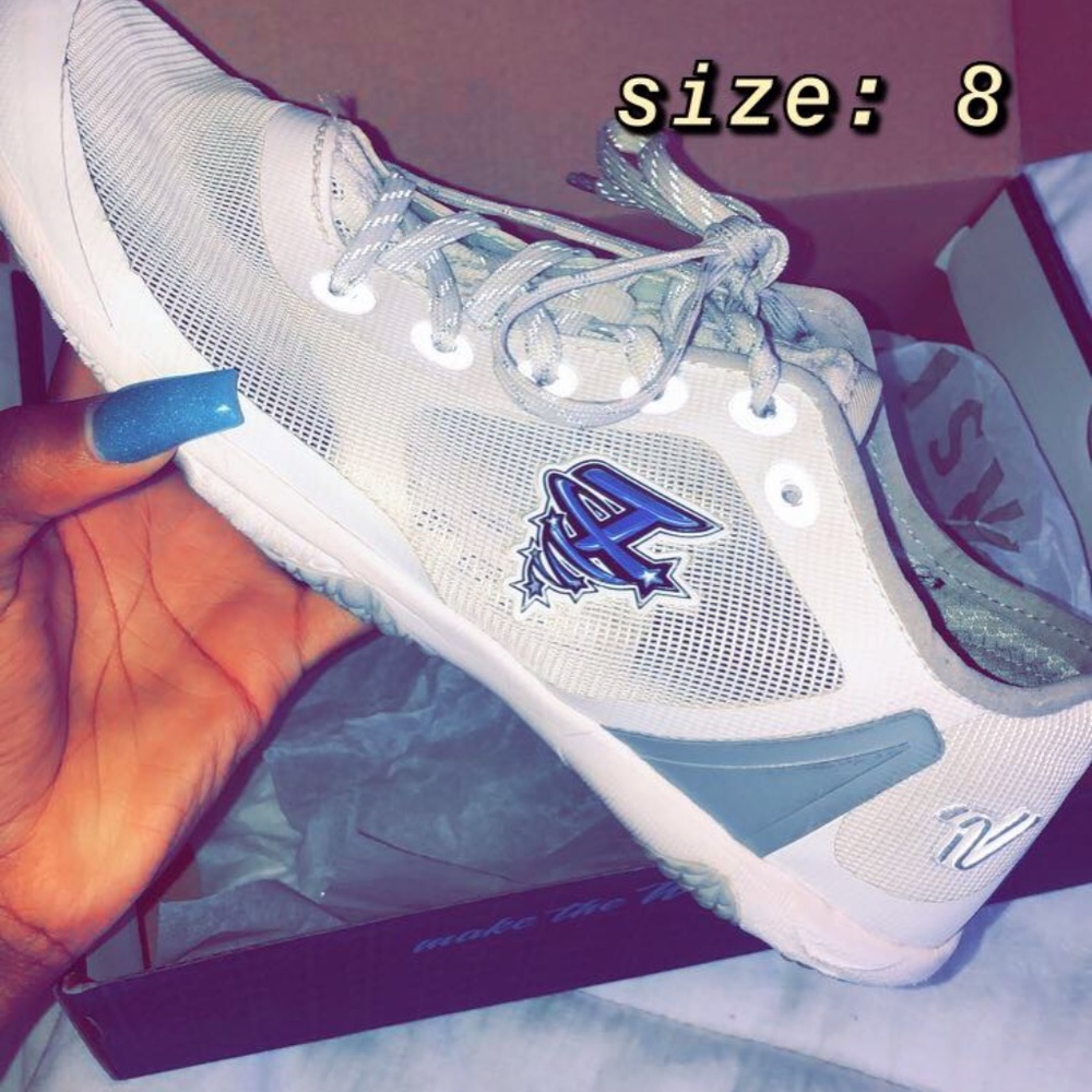 VARSITY ASCEND CHEER SHOES